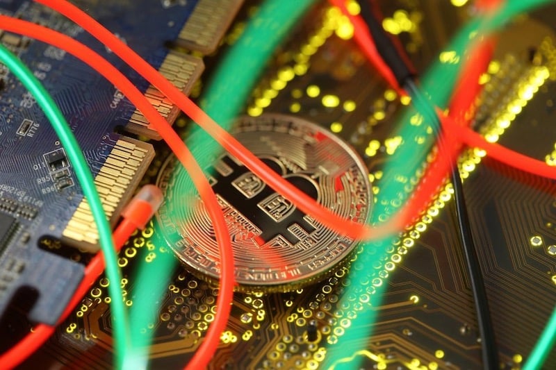 "البتكوين" تتجاوز الـ 120 ألف دولار