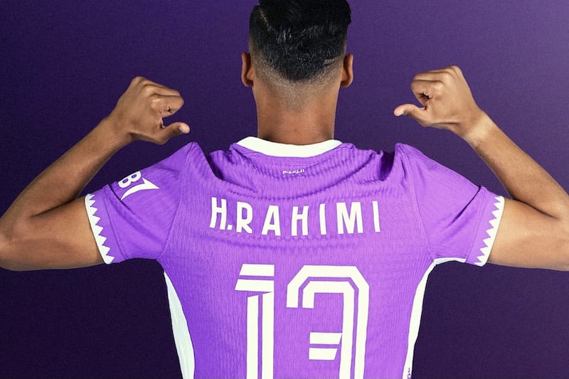 الرجاء يطالب "العين" بملياري سنتيم