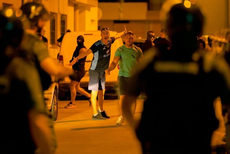 تقرير: تصاعد مقلق لخطابات الكراهية ضد مهاجري شمال إفريقيا في إسبانيا