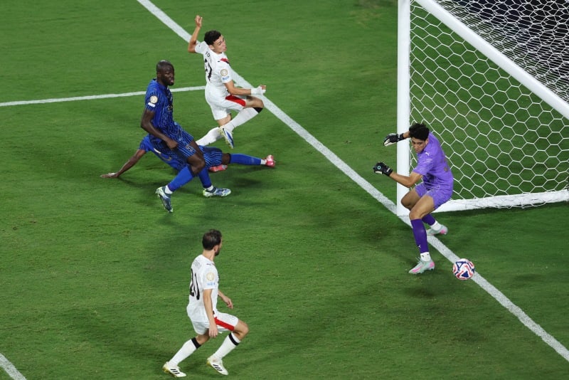 مان سيتي يخسر أمام الهلال السعودي