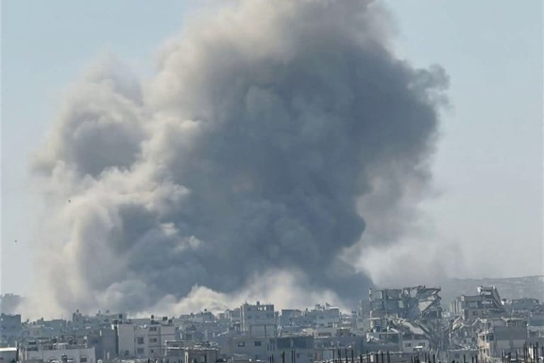14 قتيلا في قصف متواصل على غزة