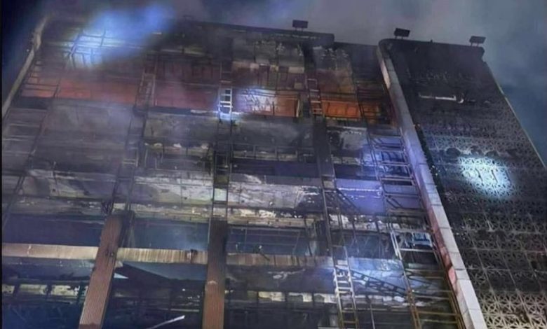 61 قتيلاً في حريق مركز تسوق بالعراق 61 قتيلاً في حريق مركز تسوق بالعراق
