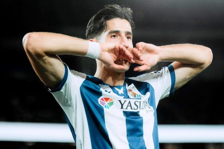 أكرد يودع سوسييداد عبر "إنستغرام"