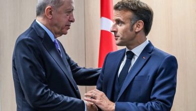إردوغان يشيد بقرار الرئيس الفرنسي