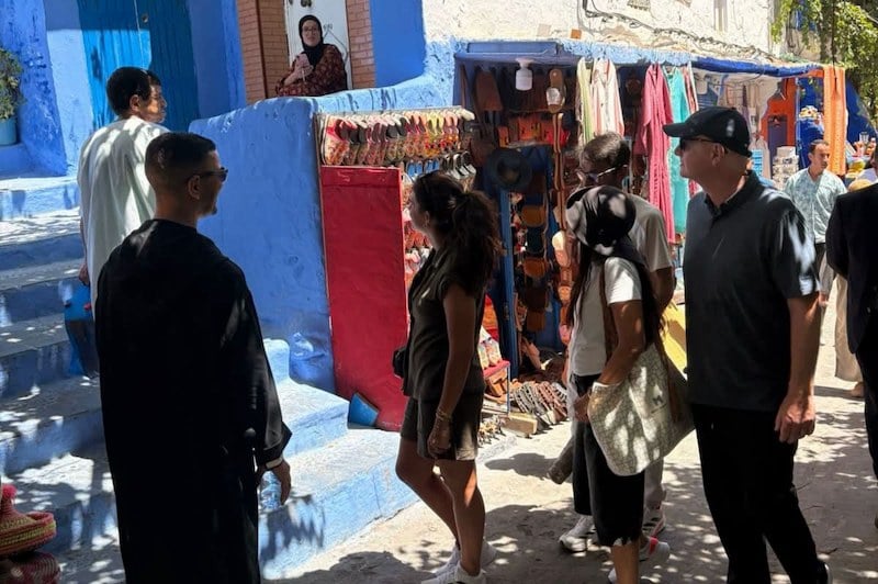 إنفانتينو يستمتع بجمال مدينة شفشاون