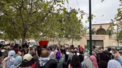 الاحتجاج أمام السفارات المصرية ينبه إلى حدود المسؤولية بشأن معبر رفح