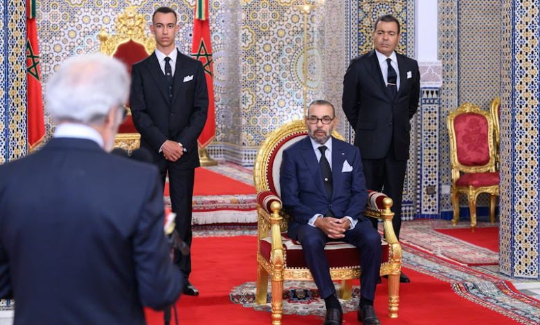 الجواهري يُطلع الملك على الوضعية الاقتصادية والنقدية والمالية للمغرب الجواهري يُطلع الملك على الوضعية الاقتصادية والنقدية والمالية للمغرب