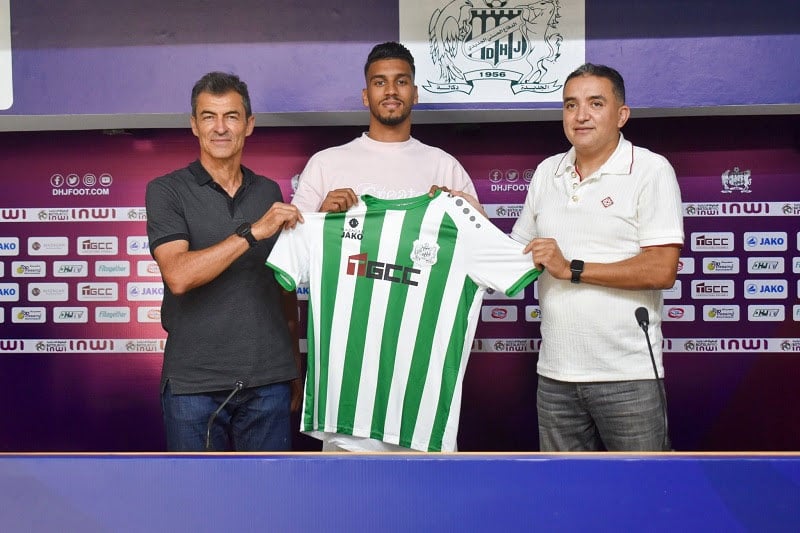 الدفاع الحسني الجديدي يضم 3 لاعبين