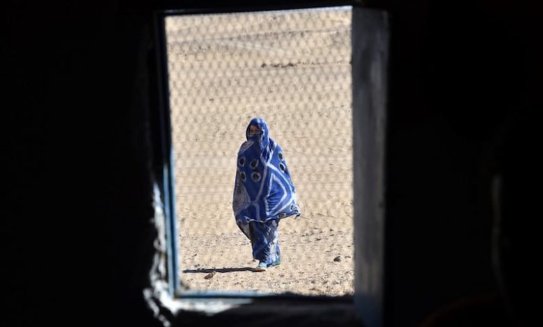 السوريون المفقودون في تندوف .. شهادات تفضح الاحتجاز بمباركة الجزائر السوريون المفقودون في تندوف .. شهادات تفضح الاحتجاز بمباركة الجزائر