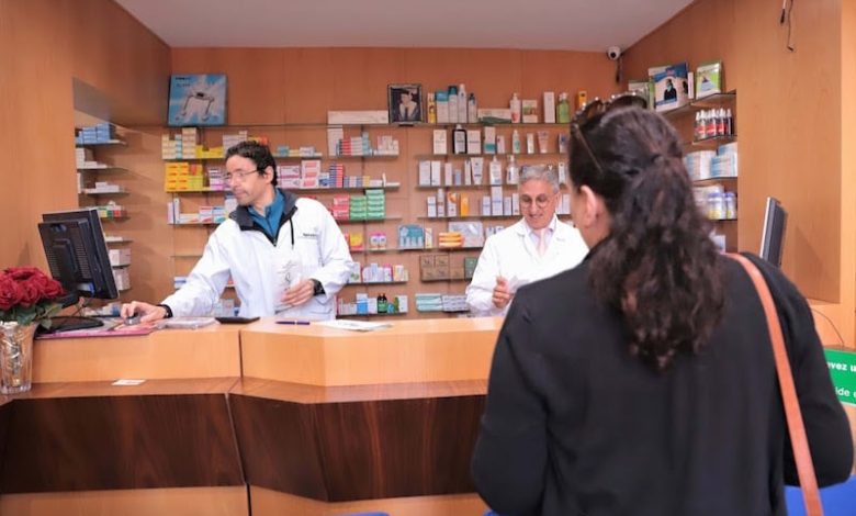 المساعدون التقنيون بالصيدليات يواجهون شبح البطالة في ظل