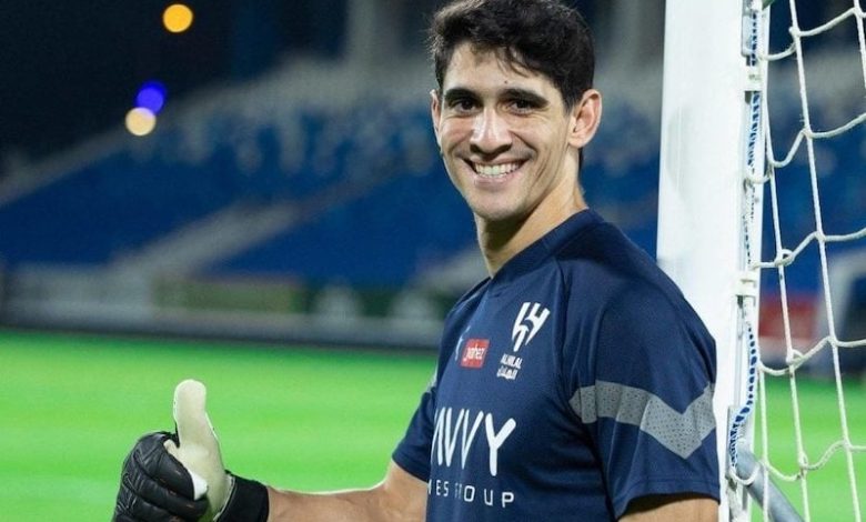 تقرير: الهلال يقنع بونو بتمديد العقد