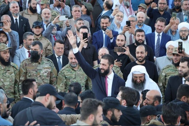 تقرير يرصد فك علاقة الشرع والقاعدة