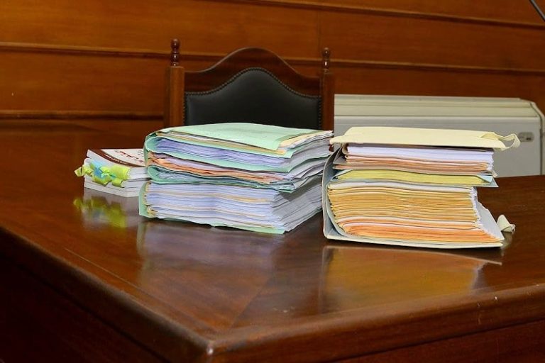 "دراسات على الرفوف".. صفقات وهمية تبتلع مليارات من المال العام بالمغرب