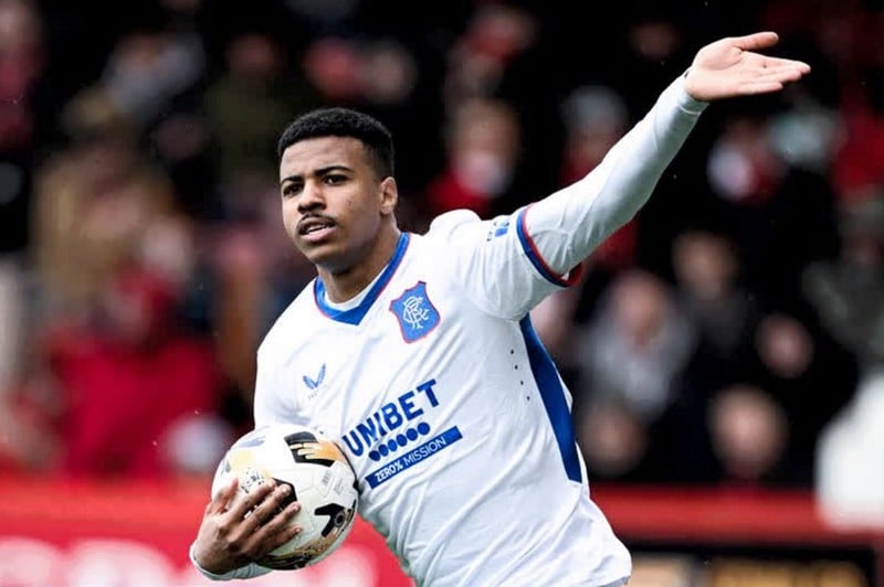 إيغامان يقود "رينجرز" إلى تعادل مثير