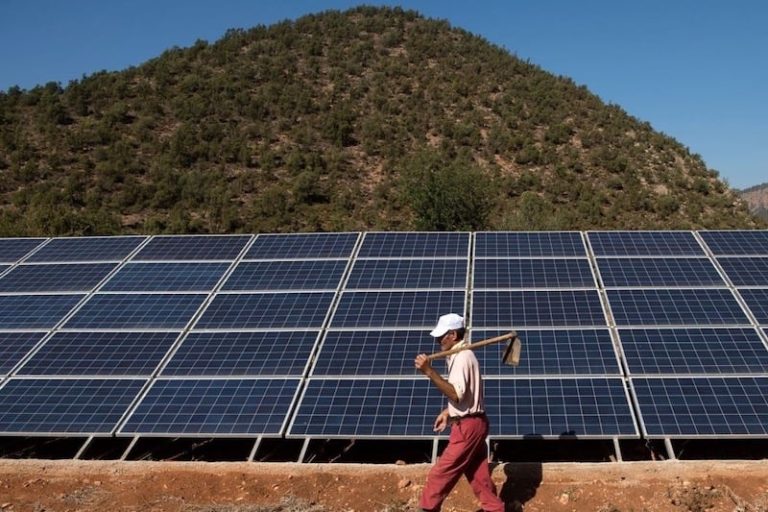 طموحات الانتقال الطاقي بين الريادة الإقليمية والعدالة المجتمعية في المغرب