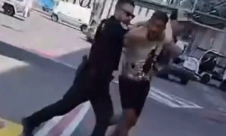 فيديو .. الشرطة الفرنسية تحتجز الجزائري بلايلي بعد شجار على متن طائرة