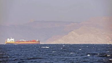 هجوم مسلح على سفينة بالبحر الأحمر