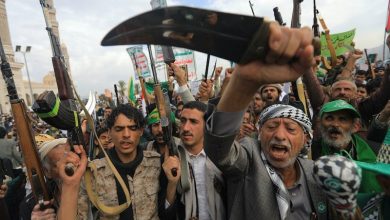 "الحوثيون" يعتقلون 11 موظفًا أمميًا
