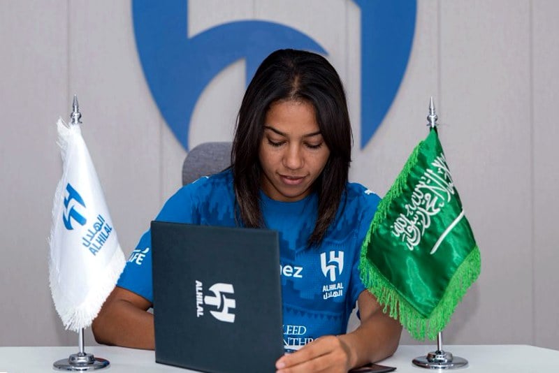 الهلال السعودي يتعاقد مع الشبّاك