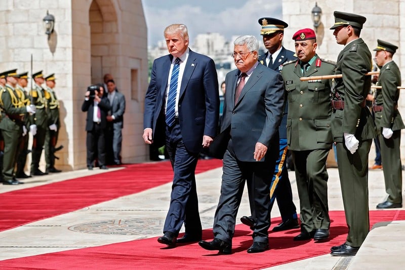 الولايات المتحدة تلغي تأشيرات رئيس السلطة الفلسطينية و80 مسؤولًا آخر