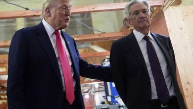 ترامب يطالب بإحالة باول إلى التقاعد