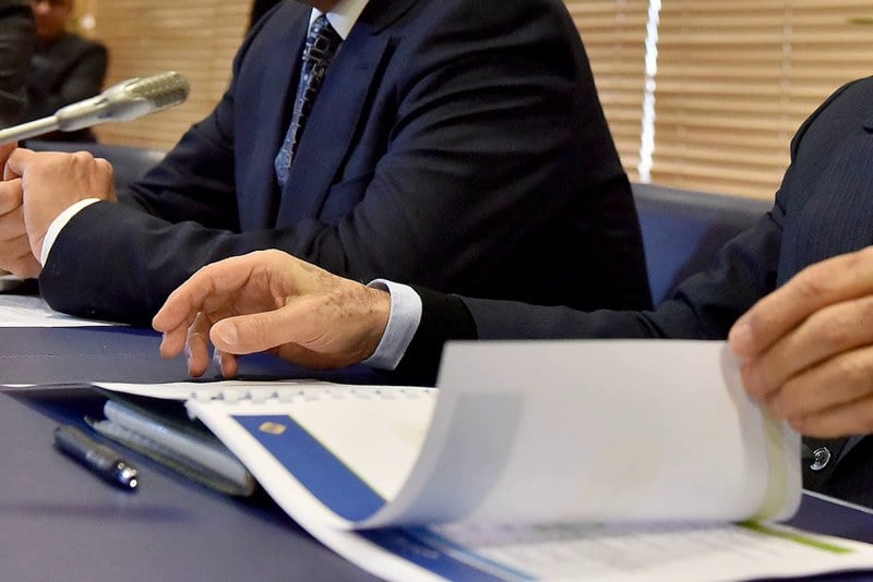 تورط شركات مغربية في منازعات ومناورات مالية يقلق