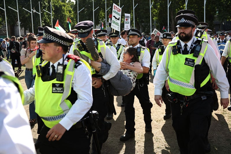 شرطة لندن توقف مئات المتظاهرين خلال احتجاج ضد حظر "فلسطين أكشن"