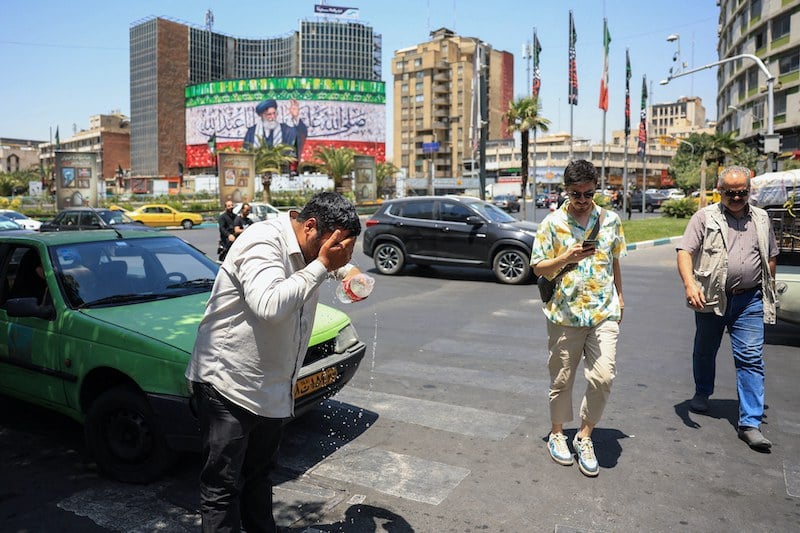 موجة حر تغلق الإدارات في طهران
