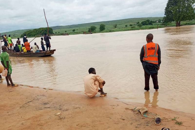 40 مفقودا في غرق قارب بنيجيريا 40 مفقودا في غرق قارب بنيجيريا