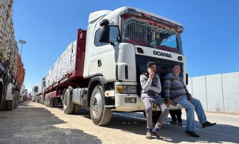 إسرائيل تسمح بدخول سلع إلى غزة إسرائيل تسمح بدخول سلع إلى غزة