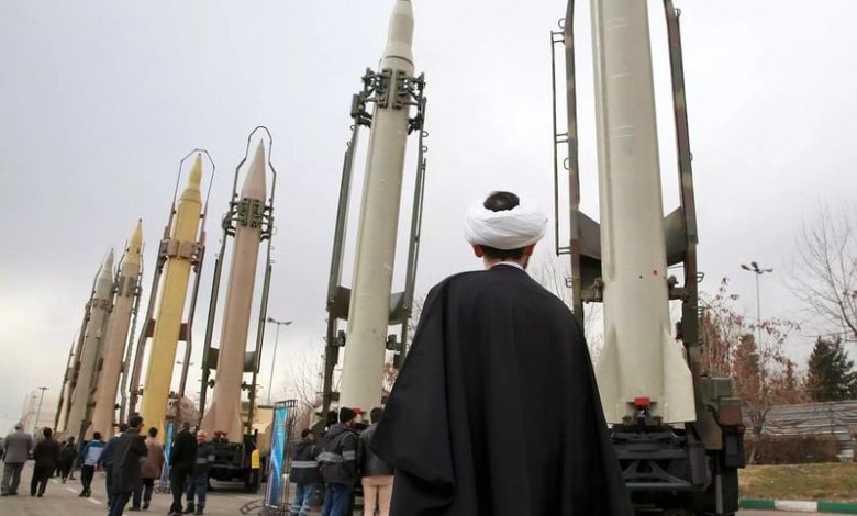 إيران تهدد باستخدام صواريخ جديدة