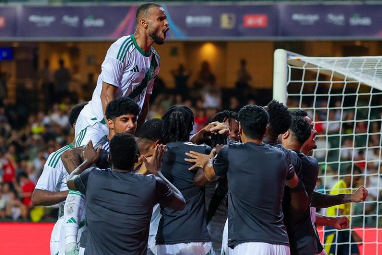 الأهلي يحرز كأس السوبر السعودي