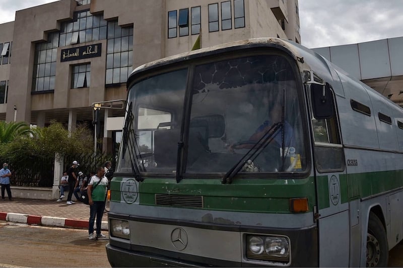 الجزائر تعلن سحب الحافلات القديمة الجزائر تعلن سحب الحافلات القديمة