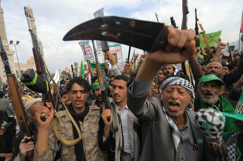 "الحوثيون" يعتقلون 11 موظفًا أمميًا "الحوثيون" يعتقلون 11 موظفًا أمميًا