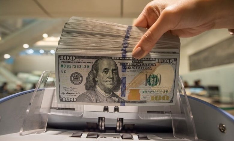 الدولار يتراجع بعد بيانات أمريكية ضعيفة الدولار يتراجع بعد بيانات أمريكية ضعيفة