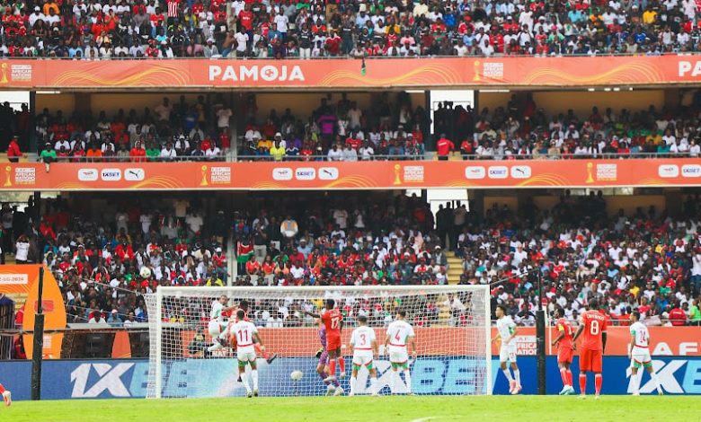 الكاف تعاقب المنتخب المحلي المغربي
