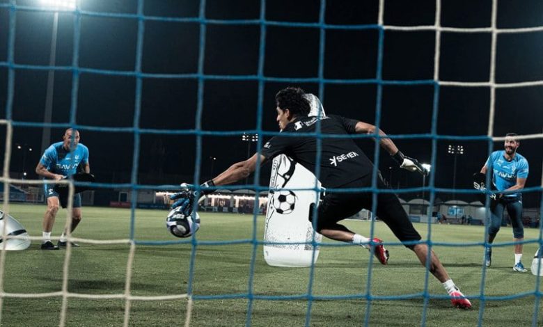 الهلال يبحث عن بديل بونو وكوليبالي الهلال يبحث عن بديل بونو وكوليبالي