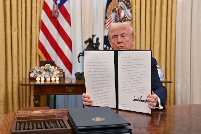 ترامب يهدد روسيا بـ"عقوبات هائلة" ترامب يهدد روسيا بـ"عقوبات هائلة"