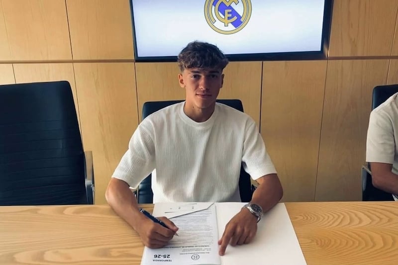 ريال مدريد يجدد عقد المغربي بيتارش