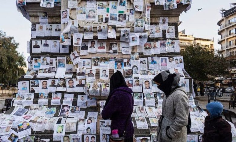 عدد المفقودين في سوريا يتجاوز 300 ألف شخص منذ حُكم عائلة الأسد عدد المفقودين في سوريا يتجاوز 300 ألف شخص منذ حُكم عائلة الأسد