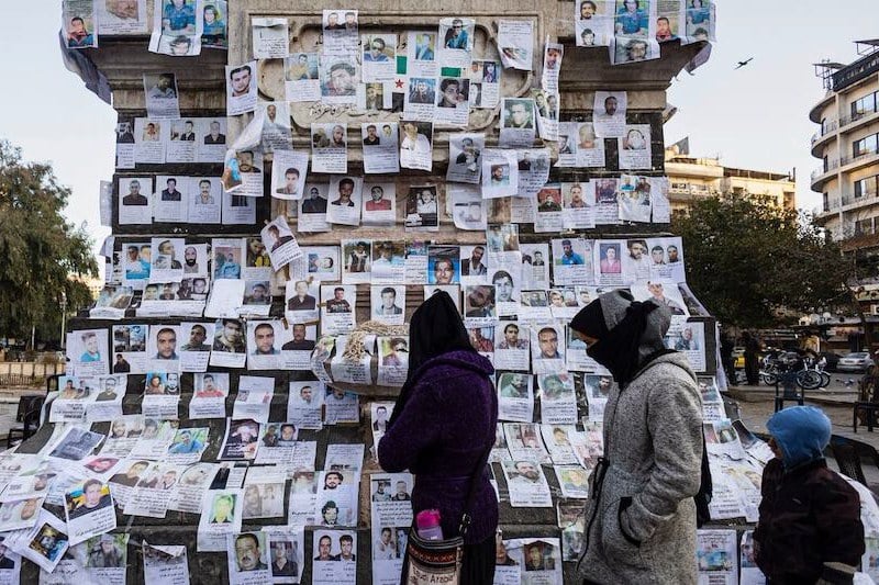 عدد المفقودين في سوريا يتجاوز 300 ألف شخص منذ حُكم عائلة الأسد عدد المفقودين في سوريا يتجاوز 300 ألف شخص منذ حُكم عائلة الأسد