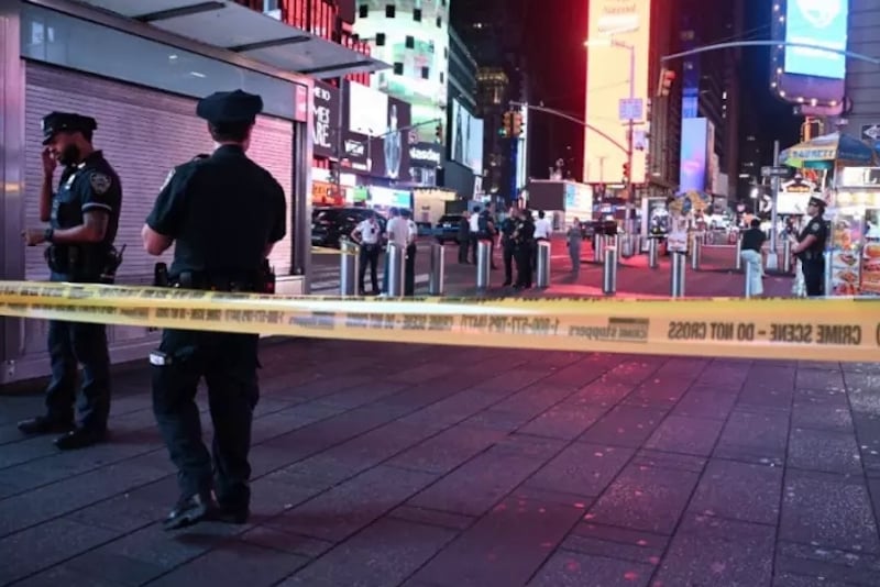 فتى يطلق النار وسط نيويورك