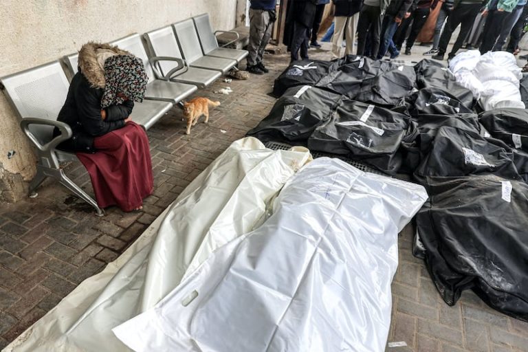 قصف إسرائيلي يقتل 39 فلسطينيا