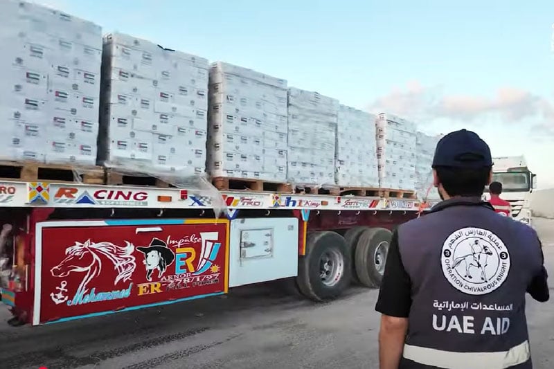 قوافل إنسانية إماراتية تصل إلى غزة قوافل إنسانية إماراتية تصل إلى غزة