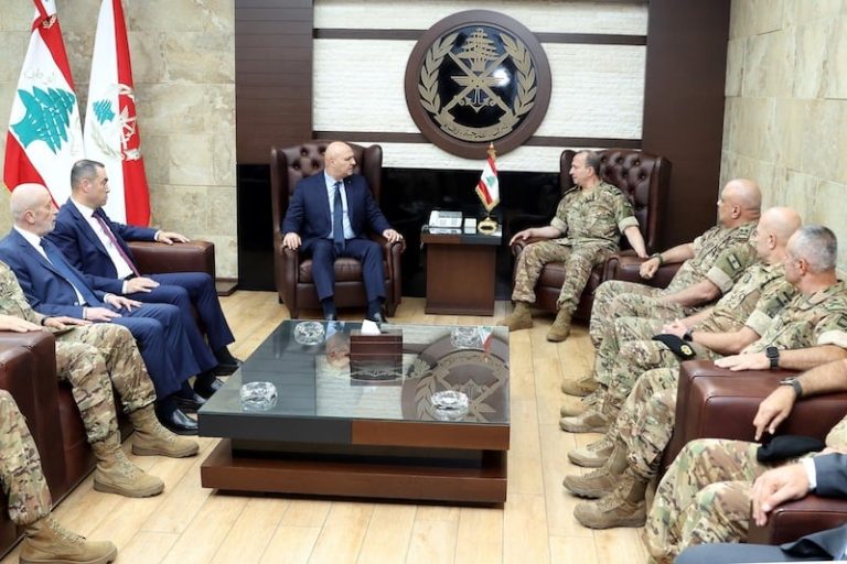 لبنان يبدأ الخميس تسلّم الأسلحة