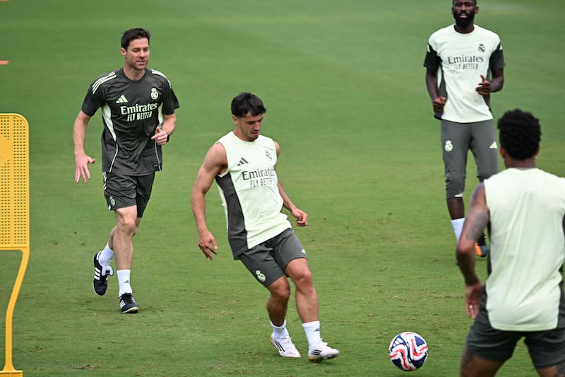 مدرب الريال ينثر الورود في وجه دياز مدرب الريال ينثر الورود في وجه دياز