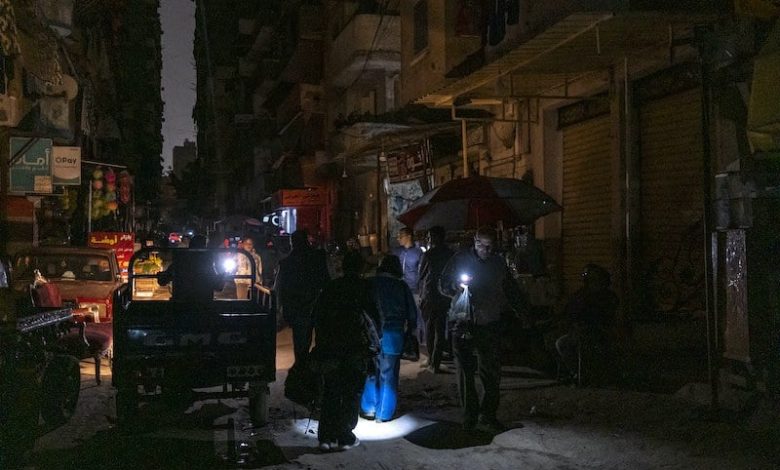 مصر تختار الغاز المسال لتأمين الكهرباء مصر تختار الغاز المسال لتأمين الكهرباء