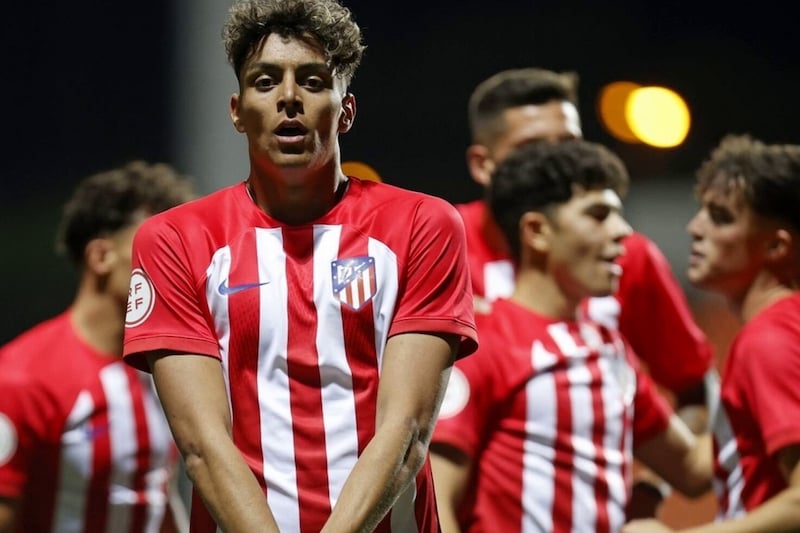 نادي إشبيلية يُتم التعاقد مع ريحاني نادي إشبيلية يُتم التعاقد مع ريحاني