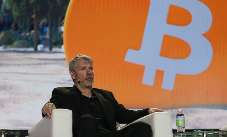 هل ينجح سايلور في تحويل البيتكوين إلى رافعة لتمويل 100 مليار دولار؟ هل ينجح سايلور في تحويل البيتكوين إلى رافعة لتمويل 100 مليار دولار؟