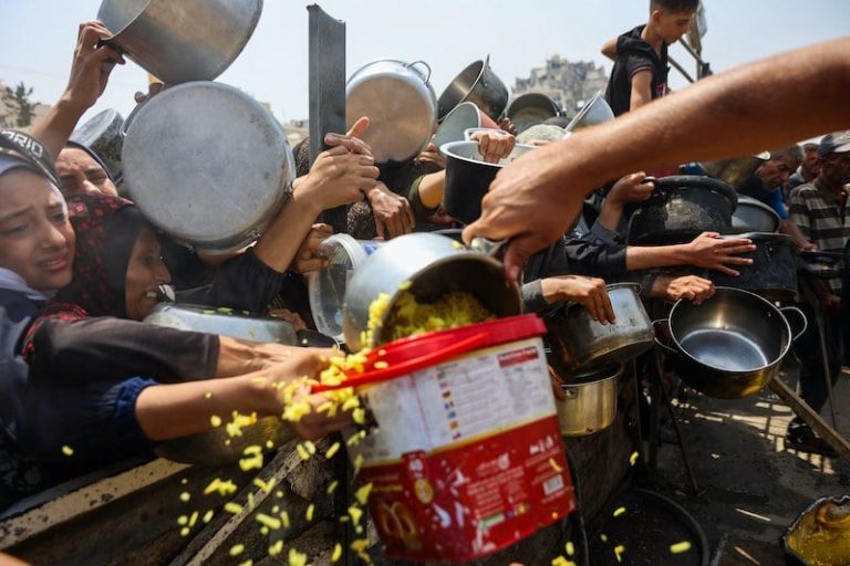 وفيات ترفع ضحايا التجويع في غزة